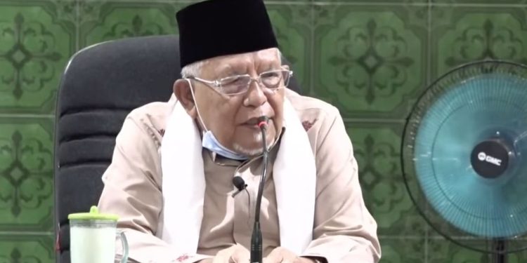 Pengasuh Ponpes Daarul Rahman KH Syukron Ma’mun Wafat