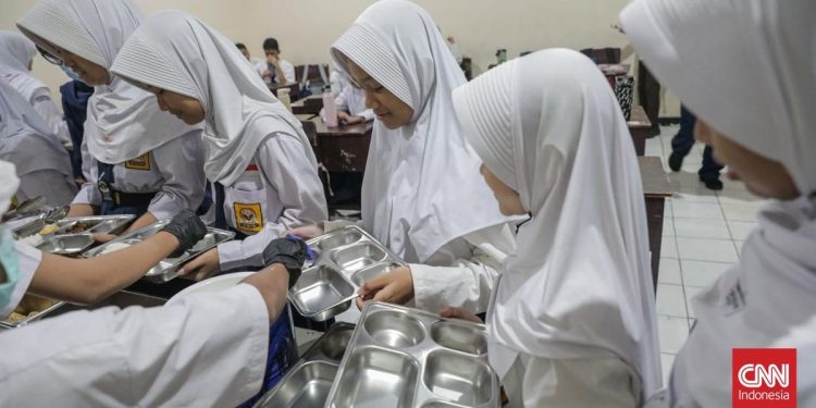 Prasmanan di Sekolah untuk Mengurangi Limbah Makanan